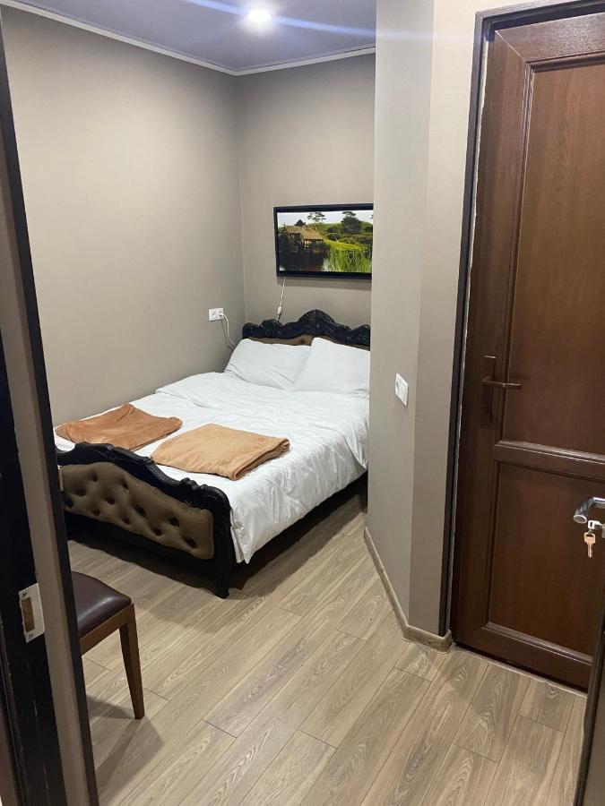 Bed and Breakfast Art Hole Kutaisi Exterior foto